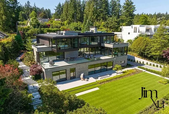 luxury home in burnaby