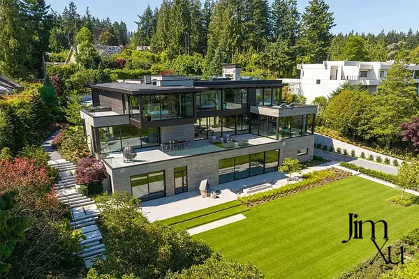 luxury home in burnaby