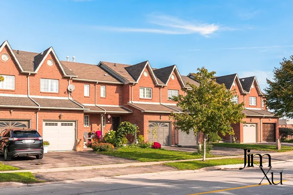 living in Canadian town houses 