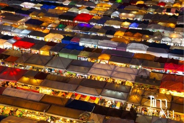 Why should I visit the Richmond Night Market?