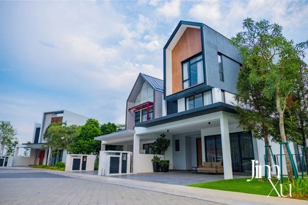Row House vs Townhouse in Canada
